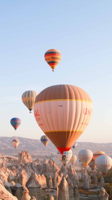 exploring turkey - hot air balloon ride in Cappadocia