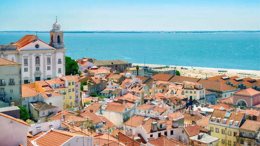 Porto vs Lisbon vs Coimbra: Which City Is Best For You! (2023)